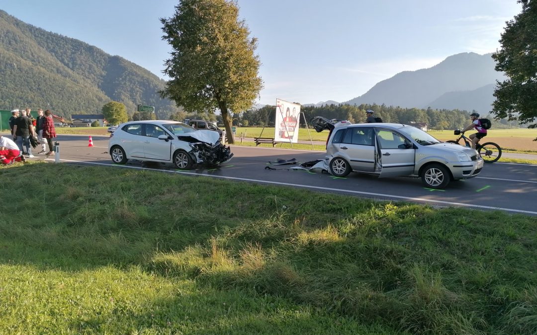 Verkehrsunfall Aufräumungsarbeiten – B120 Kreuzung Flugplatz Scharnstein