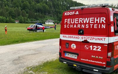 Waldbrand am Hausberg, Gemeindegebiet Grünau im Almtal – Zweitägiger Löscheinsatz für die Einsatzkräfte