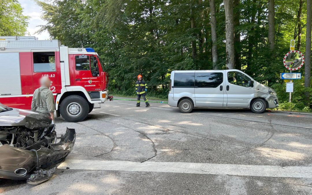 Verkehrsunfall Aufräumungsarbeiten – 549 Almessestraße, Kreuzung Richtung Traxenbichl