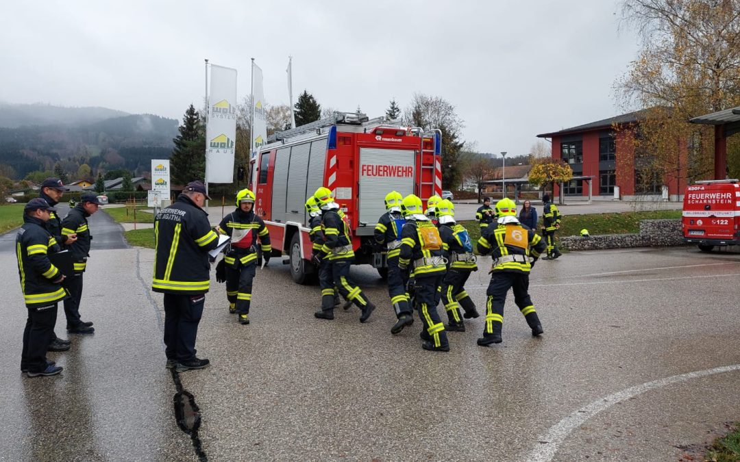 Leistungsprüfung Branddienst – 17 Mitglieder der Feuerwehr Scharnstein absolvieren Prüfung