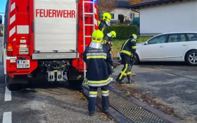 Aufräumungsarbeiten nach Verkehrsunfall