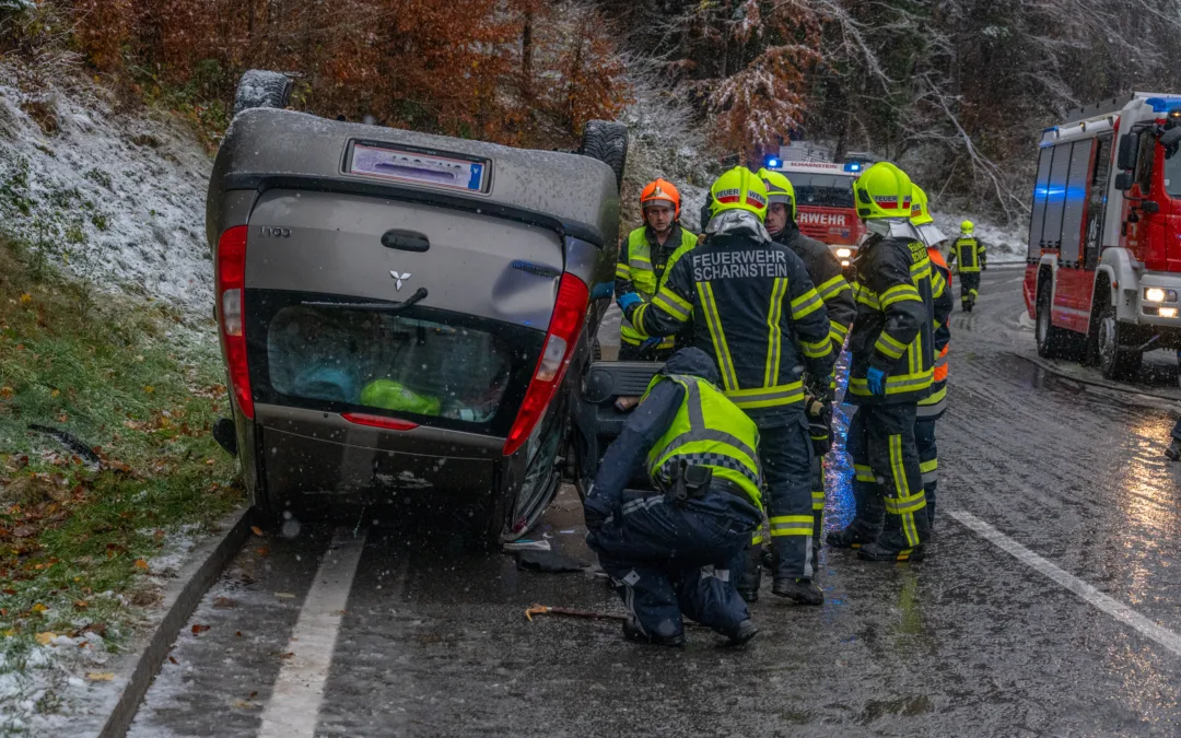 PKW Überschlag fordert eine verletzte Person