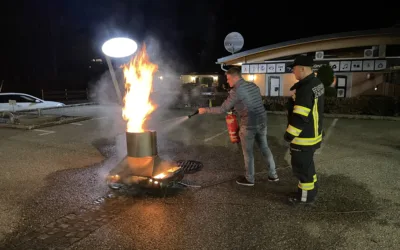 Partnerschaftliche Zusammenarbeit: Einsatzkräfte trainieren für Notfallsituationen