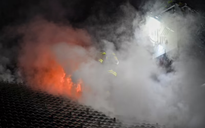 Fassadenbrand in Grünau im Almtal – Feuerwehr Scharnstein unterstützt bei Großbrand