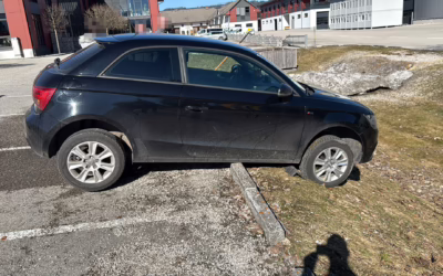 Fahrzeugbergung nach missglücktem Ausparkversuch