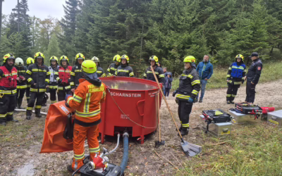 Waldbrandstützpunkt Scharnstein bei Großübung am Hongar im Einsatz